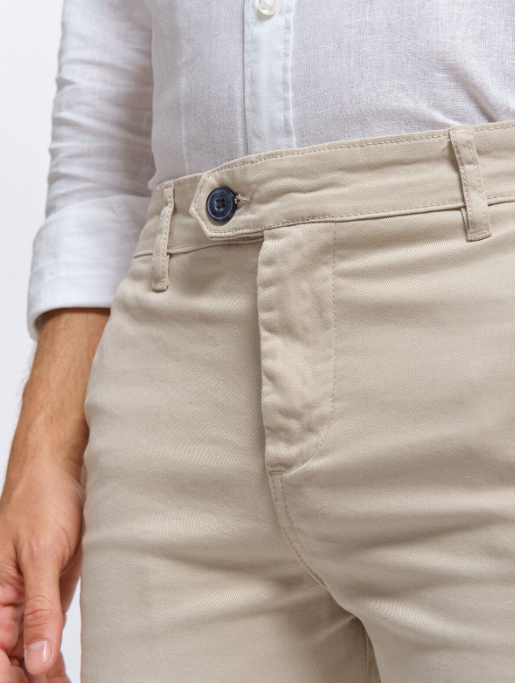 CHINOS SEMIPITILLO BEIGE