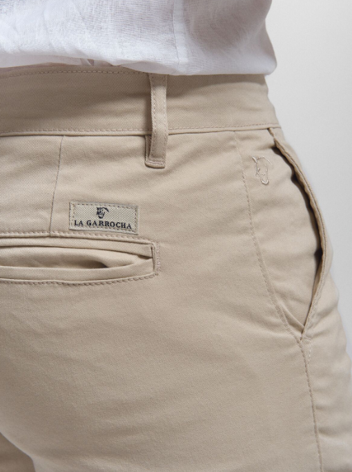 CHINOS SEMIPITILLO BEIGE