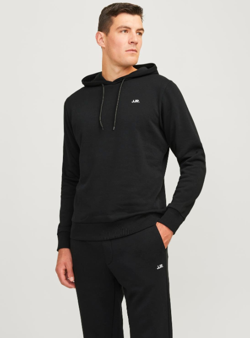 SUDADERA CON CAPUCHA NEGRA